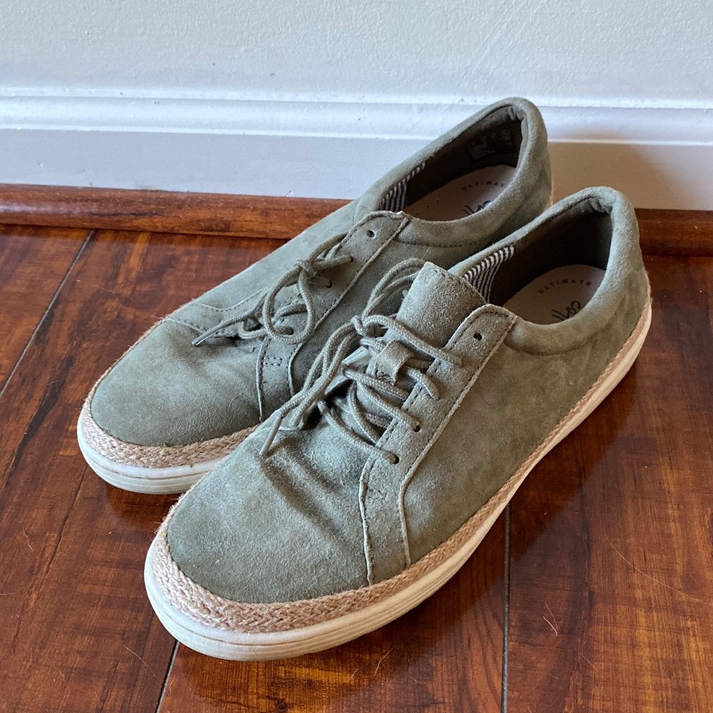 Clarks walking sneakers